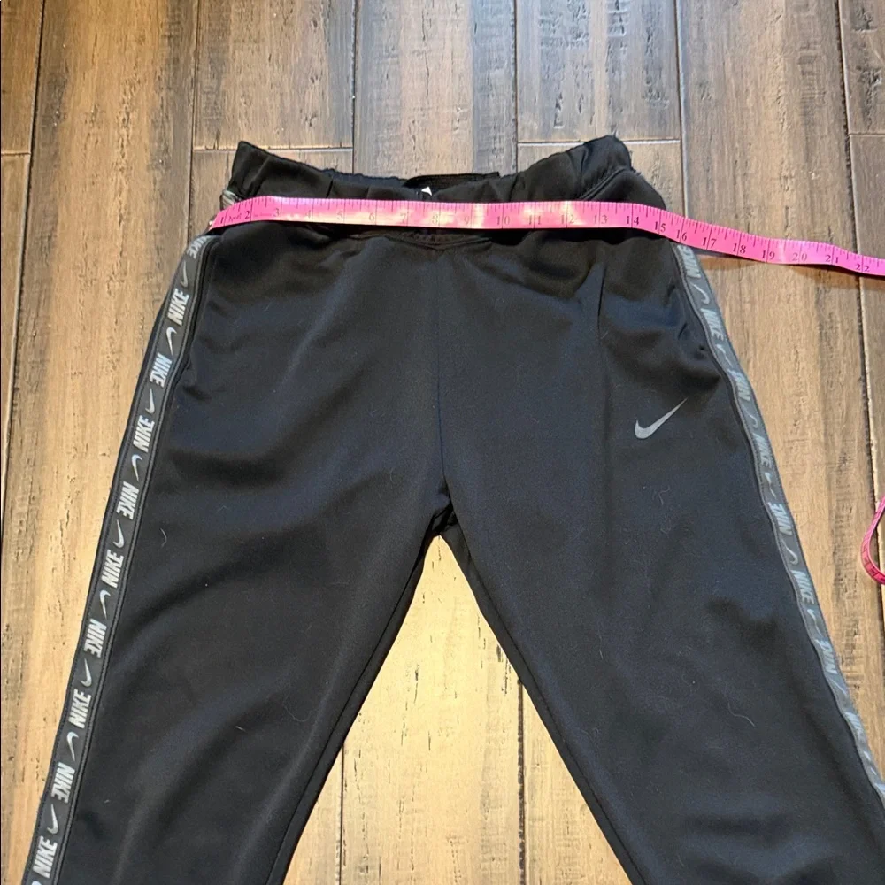 Nike Black small Logo-Tape Jogger Pants - Picture 9 of 9